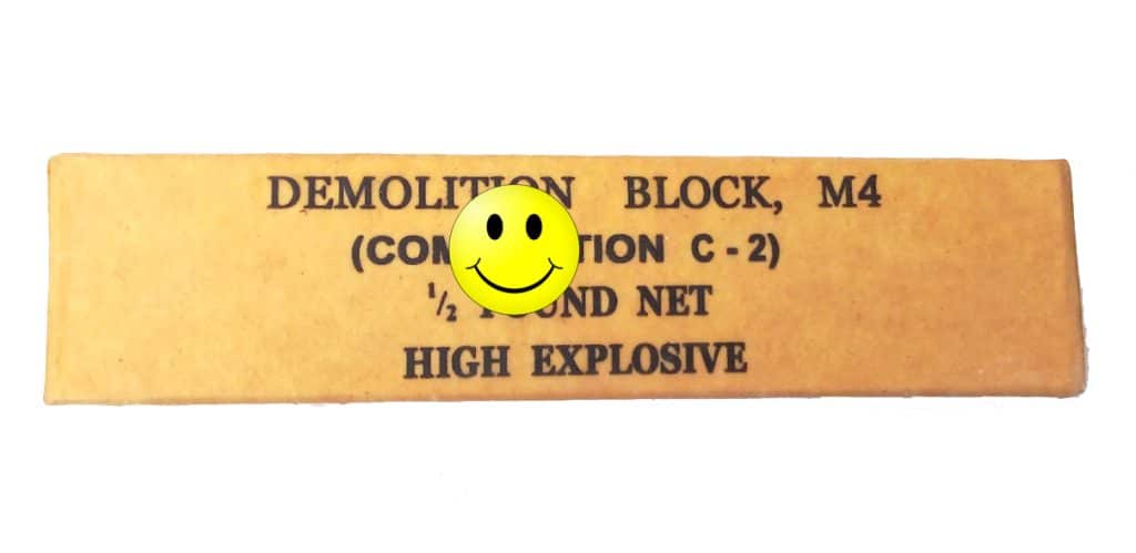 Reproduction d'une charge de démolition US M4 1/2 Pound Net composition C-2